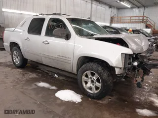 2011 Chevrolet Avalanche LTZ with VIN 3GNTKGE33BG361943, listed as a IAAI auction lot 41525513 with 245,932 mi miles. Bid and sale history available at carsss.com. Image 1.