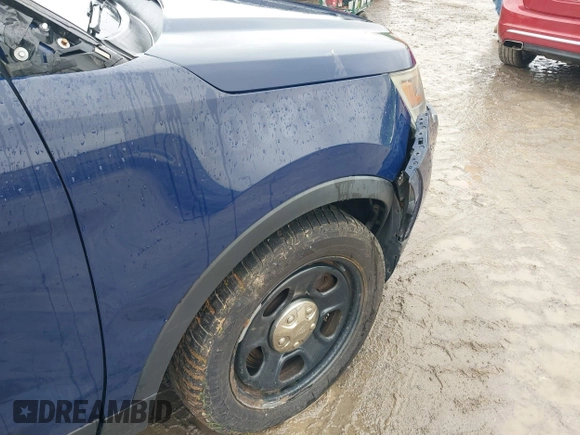 2017 Ford Police Interceptor Utility z VIN 1FM5K8AT8HGC25644, wystawiony jako IAAI lot #42223936 z przebiegiem 199 948 mil mil oraz . Historia ofert i sprzedaży dostępna na DreamBid. Obrazek 6.