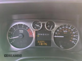 2008 Hummer H3 with VIN 5GTEN33E988187406, listed as a Copart auction lot 81127844 with 118,145 mi miles and Salvage Title. Bid and sale history available at DreamBid. Image 9.