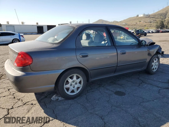 2003 Kia Spectra z VIN KNAFB121335277388, wystawiony jako Copart lot #46756185 z przebiegiem 151 235 mil mil oraz Szkoda całkowita • Salvage title. Historia ofert i sprzedaży dostępna na DreamBid. Obrazek 3.