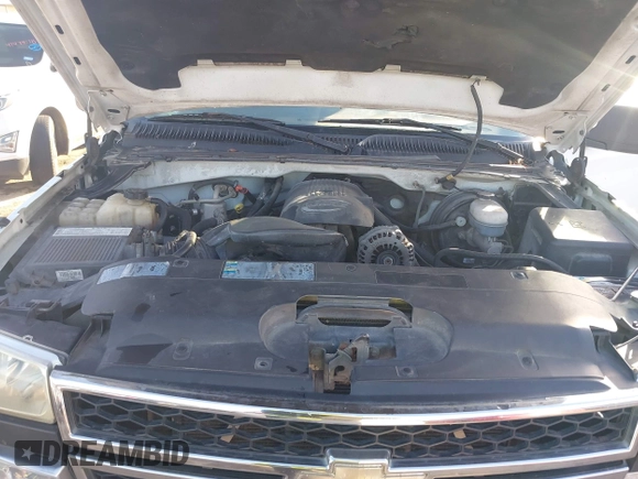 2005 Chevrolet Silverado 1500 LS z VIN 2GCEC13T851362243, wystawiony jako IAAI lot #41473828 z przebiegiem 278 628 mil mil oraz . Historia ofert i sprzedaży dostępna na DreamBid. Obrazek 10.