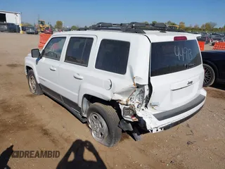 2016 Jeep Patriot Sport SE z VIN 1C4NJPBA8GD575435, wystawiony jako IAAI lot #40553382 z przebiegiem 187 685 mil mil oraz . Historia ofert i sprzedaży dostępna na DreamBid. Obrazek 3.