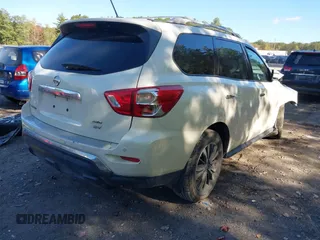 2017 Nissan Pathfinder SV with VIN 5N1DR2MM6HC696479, listed as a IAAI auction lot 41340074 with 117,754 mi miles. Bid and sale history available at carsss.com. Image 4.