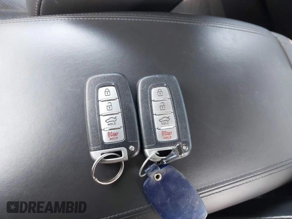 2013 Hyundai Azera with VIN KMHFH4JG9DA323254, listed as a IAAI auction lot 41776183 with 73,489 mi miles and . Bid and sale history available at DreamBid. Image 11.
