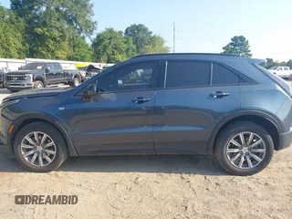 2020 Cadillac XT4 FWD Sport with VIN 1GYFZER40LF048628, listed as a IAAI auction lot 39985771 with 61,030 mi miles. Bid and sale history available at carsss.com. Image 14.