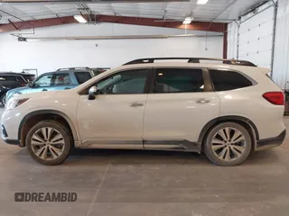 2021 Subaru Ascent Touring z VIN 4S4WMARD2M3439856, wystawiony jako IAAI lot #42051598 z przebiegiem 78 008 mil mil oraz . Historia ofert i sprzedaży dostępna na DreamBid. Obrazek 14.