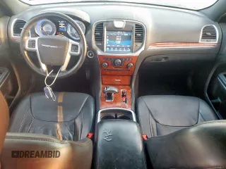 2014 Chrysler 300 z VIN 2C3CCAAG6EH175446, wystawiony jako Copart lot #59797265 z przebiegiem 119 765 mil mil oraz Szkoda całkowita • Salvage title. Historia ofert i sprzedaży dostępna na DreamBid. Obrazek 8.
