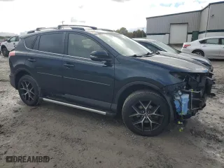 2018 Toyota RAV4 SE with VIN JTMJFREV5JD256043, listed as a Copart auction lot 75988284 with 101,468 mi miles and Salvage Title. Bid and sale history available at carsss.com. Image 4.