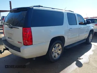 2007 GMC Yukon XL SLT z VIN 1GKFC16087R417052, wystawiony jako IAAI lot #41753046 z przebiegiem 275 008 mil mil oraz . Historia ofert i sprzedaży dostępna na DreamBid. Obrazek 4.