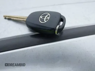 2017 Toyota Prius One z VIN JTDKDTB37H1595957, wystawiony jako IAAI lot #41380936 z przebiegiem 124 042 mil mil oraz . Historia ofert i sprzedaży dostępna na DreamBid. Obrazek 11.