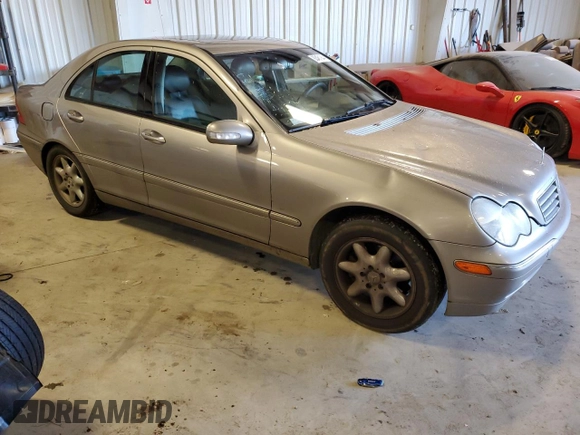 2004 Mercedes-Benz C 320 with VIN WDBRF64J24F547073, listed as a Copart auction lot 83461944 with 98,420 mi miles and Salvage Title. Bid and sale history available at DreamBid. Image 4.