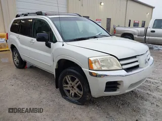 2004 Mitsubishi Endeavor XLS with VIN 4A4MM31S14E014403, listed as a IAAI auction lot 41559759 with 359,601 mi miles. Bid and sale history available at carsss.com. Image 1.