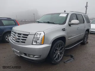 2013 Cadillac Escalade Luxury with VIN 1GYS4BEF3DR201649, listed as a IAAI auction lot 41357511 with 158,665 mi miles. Bid and sale history available at carsss.com. Image 2.