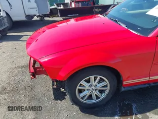 2006 Ford Mustang Standard with VIN 1ZVFT84N965234717, listed as a IAAI auction lot 41772347 with 53,356 mi miles and . Bid and sale history available at carsss.com. Image 17.
