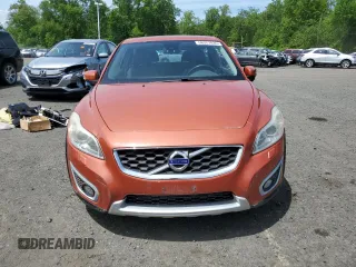 2012 Volvo C30 z VIN YV1672MK8C2278015, wystawiony jako Copart lot #58327835 z przebiegiem Nie podano mil oraz Tytuł czysty. Historia ofert i sprzedaży dostępna na DreamBid. Obrazek 5.