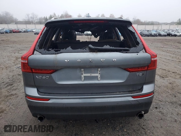 2018 Volvo XC60 Momentum with VIN LYV102RK8JB121710, listed as a Copart auction lot 84376034 with Not Provided miles and Salvage Title. Bid and sale history available at carsss.com. Image 6.