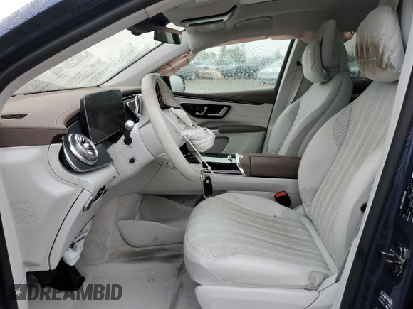 2023 Mercedes-Benz EQS 450 z VIN 4JGDM2EB3PA018729, wystawiony jako Copart lot #43783485 z przebiegiem Nie podano mil oraz Szkoda całkowita • Salvage title. Historia ofert i sprzedaży dostępna na DreamBid. Obrazek 7.