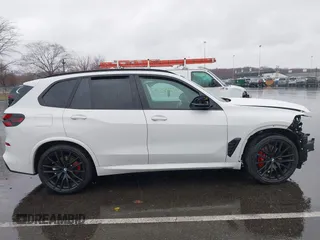 2024 BMW X5 xDrive40i z VIN 5UX23EU04R9V15176, wystawiony jako IAAI lot #41788597 z przebiegiem Nie podano mil oraz . Historia ofert i sprzedaży dostępna na DreamBid. Obrazek 14.