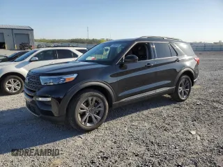 2023 Ford Explorer XLT z VIN 1FMSK8DH3PGC38052, wystawiony jako Copart lot #53386495 z przebiegiem 13 633 mil mil oraz Szkoda całkowita • Salvage title. Historia ofert i sprzedaży dostępna na DreamBid. Obrazek 1.