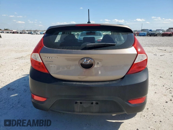 2012 Hyundai Accent SE z VIN KMHCU5AE7CU005441, wystawiony jako Copart lot #56795225 z przebiegiem 137 116 mil mil oraz Szkoda całkowita • Salvage title. Historia ofert i sprzedaży dostępna na DreamBid. Obrazek 6.