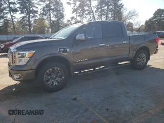 2017 Nissan Titan SL z VIN 1N6AA1E54HN512447, wystawiony jako Copart lot #85330734 z przebiegiem 119 424 mil mil oraz Czysty tytuł • Clean title. Historia ofert i sprzedaży dostępna na DreamBid. Obrazek 1.