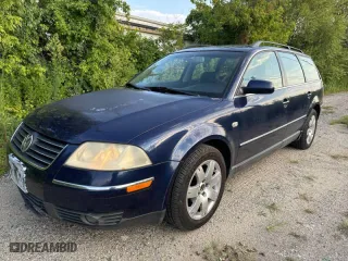 2002 Volkswagen Passat GLX with VIN WVWYH63BX2E109146, listed as a Copart auction lot 84457424 with 156,515 mi miles and Clean Title. Bid and sale history available at carsss.com. Image 2.