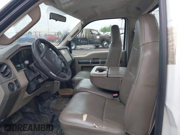 2008 Ford F-350 with VIN 1FDSF30508EB94334, listed as a IAAI auction lot 42244786 with 279,572 mi miles and . Bid and sale history available at DreamBid. Image 5.
