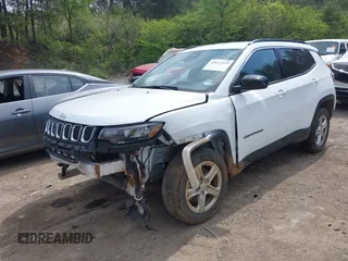 2024 Jeep Compass Latitude with VIN 3C4NJDBN2RT603650, listed as a IAAI auction lot 42012219 with 35,197 mi miles. Bid and sale history available at carsss.com. Image 18.
