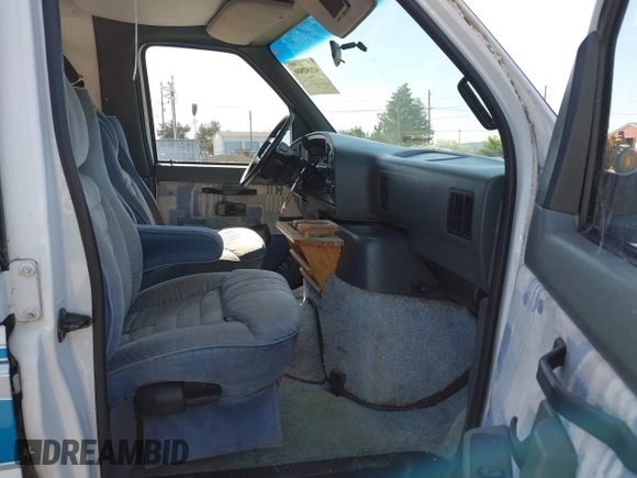 1996 Ford Econoline Cargo z VIN 1FDHS24H9THA55752, wystawiony jako IAAI lot #42052800 z przebiegiem 117 680 mil mil oraz . Historia ofert i sprzedaży dostępna na DreamBid. Obrazek 5.