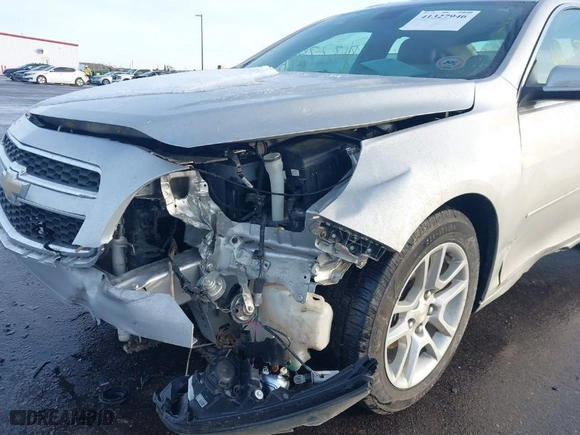2015 Chevrolet Malibu LT with VIN 1G11C5SL2FF198241, listed as a IAAI auction lot 41327946 with 113,654 mi miles. Bid and sale history available at carsss.com. Image 6.