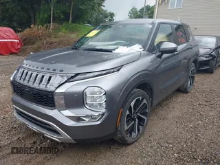 2022 Mitsubishi Outlander SE with VIN JA4J4UA8XNZ013789, listed as a IAAI auction lot 42572318 with 47,467 mi miles and . Bid and sale history available at DreamBid. Image 2.