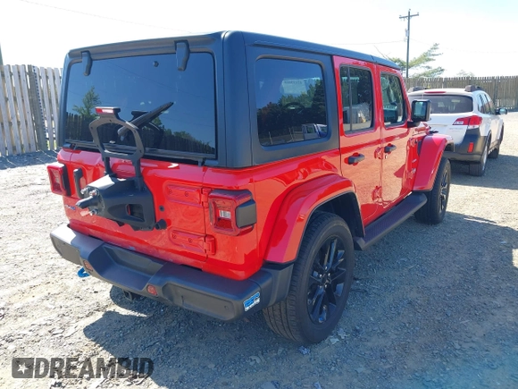 2023 Jeep Wrangler Sahara z VIN 1C4JJXP63PW568190, wystawiony jako IAAI lot #42133650 z przebiegiem 32 347 mil mil oraz . Historia ofert i sprzedaży dostępna na DreamBid. Obrazek 4.