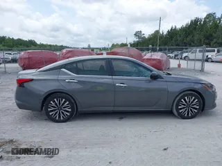 2024 Nissan Altima 2.5 SV with VIN 1N4BL4DV6RN385129, listed as a IAAI auction lot 42087735 with 31,923 mi miles. Bid and sale history available at carsss.com. Image 13.