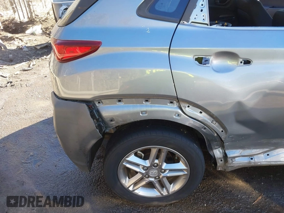 2020 Hyundai Kona SE with VIN KM8K12AA4LU504536, listed as a IAAI auction lot 41423007 with 114,187 mi miles and . Bid and sale history available at carsss.com. Image 18.