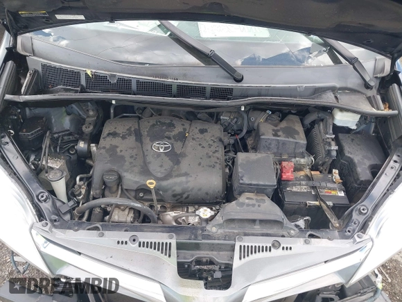 2020 Toyota Sienna XLE z VIN 5TDDZ3DC4LS232650, wystawiony jako IAAI lot #42332566 z przebiegiem 141 971 mil mil oraz . Historia ofert i sprzedaży dostępna na DreamBid. Obrazek 10.