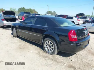 2008 Chrysler 300 Touring with VIN 2C3LA53G78H272475, listed as a IAAI auction lot 41998387 with 177,858 mi miles. Bid and sale history available at carsss.com. Image 3.