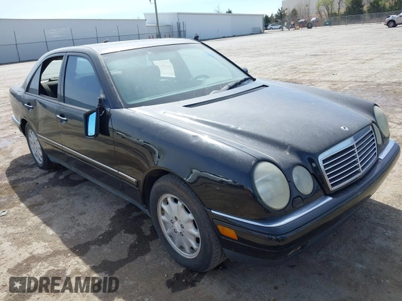 1998 Mercedes-Benz E-Class with VIN WDBJF65F1WA631361, listed as a IAAI auction lot 41870881 with 101,292 mi miles. Bid and sale history available at carsss.com. Image 1.