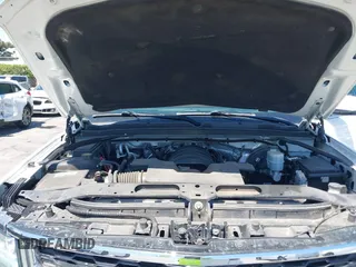 2017 Chevrolet Suburban LT z VIN 1GNSKHKC7HR325641, wystawiony jako IAAI lot #42290768 z przebiegiem 91 802 mil mil oraz . Historia ofert i sprzedaży dostępna na DreamBid. Obrazek 10.