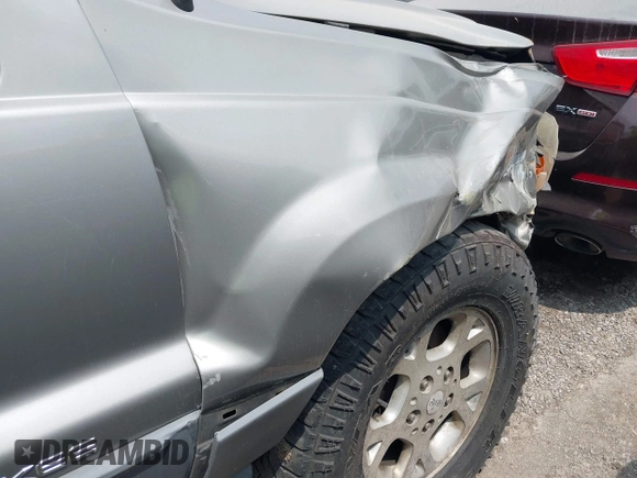 2001 Jeep Grand Cherokee Laredo z VIN 1J4GW48S01C658017, wystawiony jako IAAI lot #42160310 z przebiegiem 220 309 mil mil oraz . Historia ofert i sprzedaży dostępna na DreamBid. Obrazek 18.