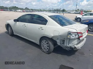 2009 Mitsubishi Galant ES z VIN 4A3AB36F89E032882, wystawiony jako IAAI lot #42305057 z przebiegiem 211 742 mil mil oraz . Historia ofert i sprzedaży dostępna na DreamBid. Obrazek 3.