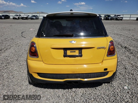 2008 MINI Hardtop S z VIN WMWMF735X8TV34162, wystawiony jako Copart lot #66290635 z przebiegiem 107 980 mil mil oraz Czysty tytuł • Clean title. Historia ofert i sprzedaży dostępna na DreamBid. Obrazek 6.