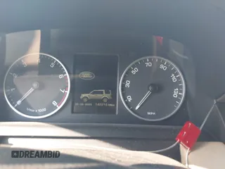 2014 Land Rover LR4 HSE с VIN SALAG2V60EA724693, выставлен на аукционе IAAI как лот 42586015 с пробегом 142 216 миль миль и . История ставок и продаж доступна на DreamBid. Изображение 7.