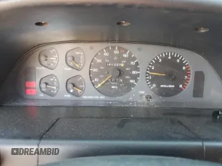 1990 Ford Probe GL z VIN 1ZVPT20CXL5212307, wystawiony jako Copart lot #54941994 z przebiegiem 241 227 mil mil oraz Szkody całkowita. Historia ofert i sprzedaży dostępna na DreamBid. Obrazek 9.