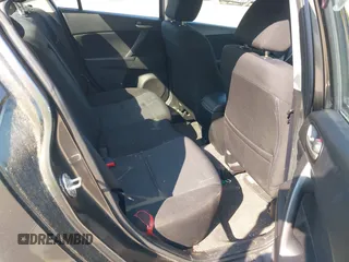 2011 Mazda 3 i Touring z VIN JM1BL1VF0B1900087, wystawiony jako IAAI lot #42462777 z przebiegiem 202 374 mil mil oraz . Historia ofert i sprzedaży dostępna na DreamBid. Obrazek 8.