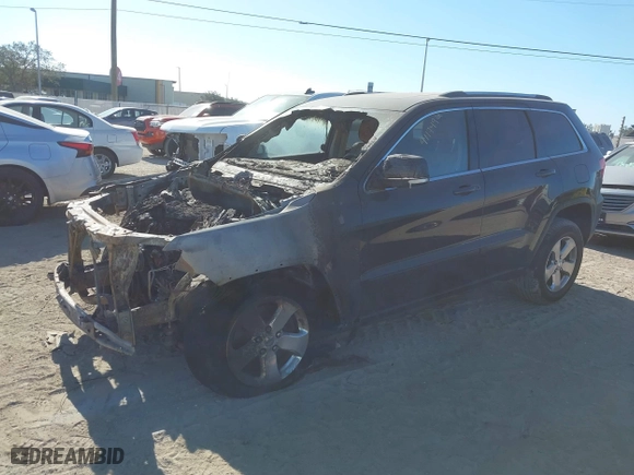 2013 Jeep Grand Cherokee Limited with VIN 1C4RJFBTXDC575676, listed as a IAAI auction lot 41174929 with 1 mi miles. Bid and sale history available at carsss.com. Image 17.