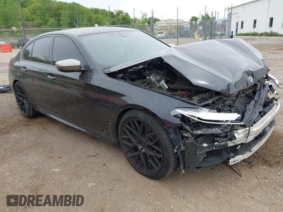 2018 BMW 5 Series M550i xDrive с VIN WBAJB9C53JB286746, выставлен на аукционе IAAI как лот 42303002 с пробегом 81 039 миль миль и . История ставок и продаж доступна на DreamBid. Изображение 1.