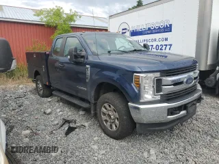 2019 Ford F-250 XL with VIN 1FT7X2BT1KEE95571, listed as a Copart auction lot 62677135 with 136,344 mi miles and Salvage title. Bid and sale history available at DreamBid. Image 4.