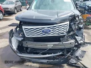 2016 Ford Explorer Platinum z VIN 1FM5K8HT4GGB49067, wystawiony jako IAAI lot #42093235 z przebiegiem 138 272 mil mil oraz . Historia ofert i sprzedaży dostępna na DreamBid. Obrazek 17.