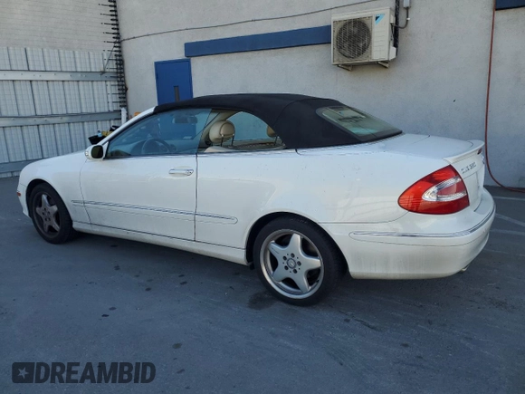 2005 Mercedes-Benz CLK 320 with VIN WDBTK65JX5F144573, listed as a Copart auction lot 82490314 with 164,811 mi miles and Clean Title. Bid and sale history available at DreamBid. Image 2.
