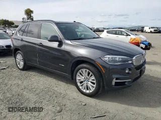 2015 BMW X5 xDrive50i z VIN 5UXKR6C5XF0J77848, wystawiony jako Copart lot #52333555 z przebiegiem 95 425 mil mil oraz Szkoda całkowita • Salvage title. Historia ofert i sprzedaży dostępna na DreamBid. Obrazek 4.
